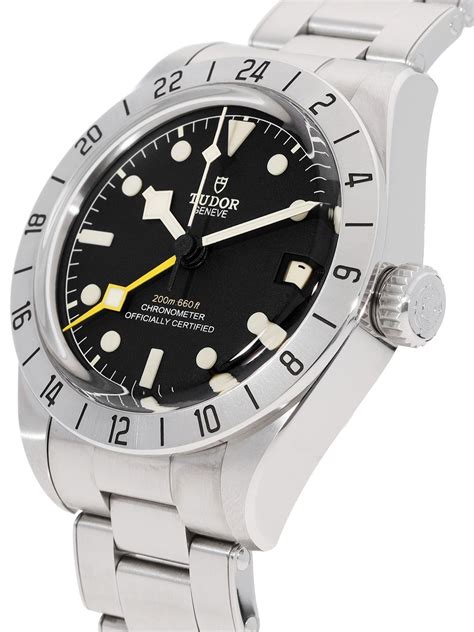 tudor black bay pro crown